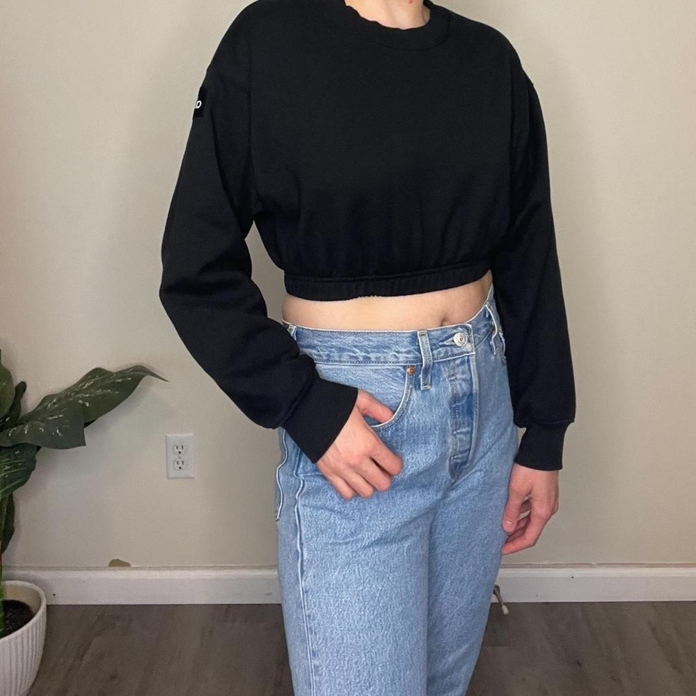 Alo devotion cropped sweatshirt in black